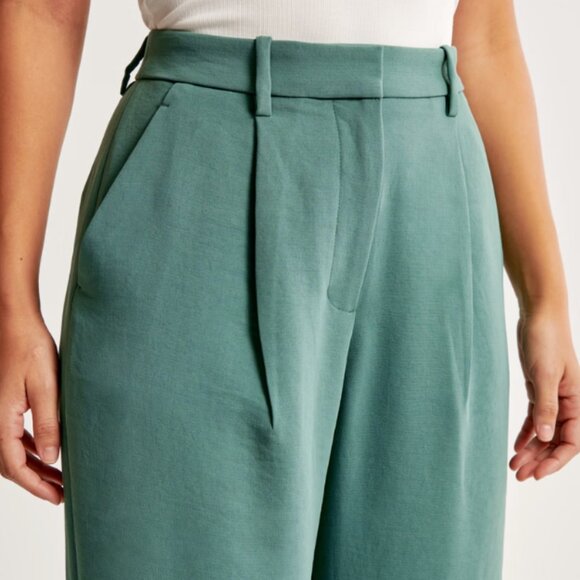 New With Tags- A&F Harper Tailored Premium Crepe Pant - Picture 3 of 7